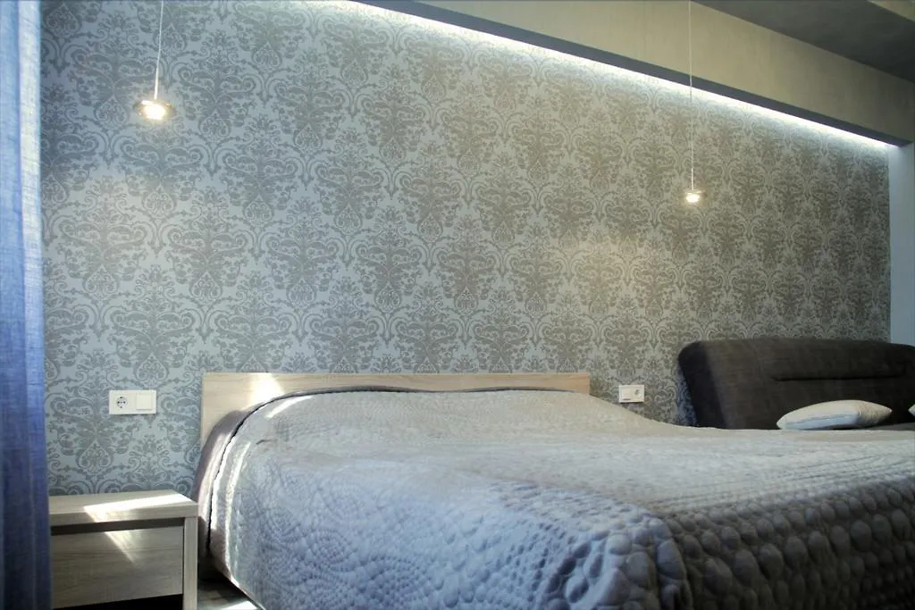 Solo Apartment Dragomanova Kijów